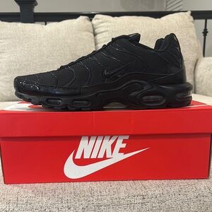 Nike Men's Black Sneakers